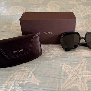 Tom Ford Elegant Black Sunglasses